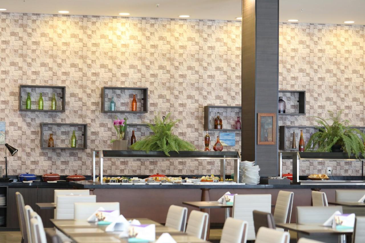 Tryp By Wyndham Ribeirao Preto Otel Dış mekan fotoğraf A buffet at a restaurant
